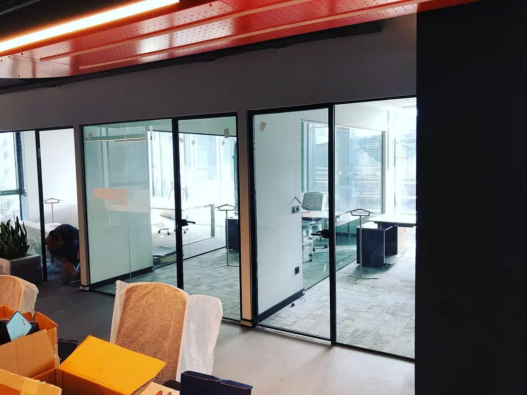 Ekoline Sistem Hoppe Kapılı Cam Bölme