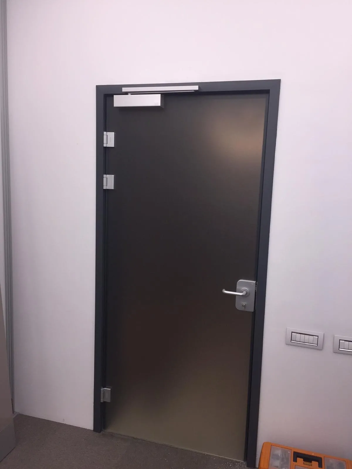 Üstten Hidrlikli Cam Kapı